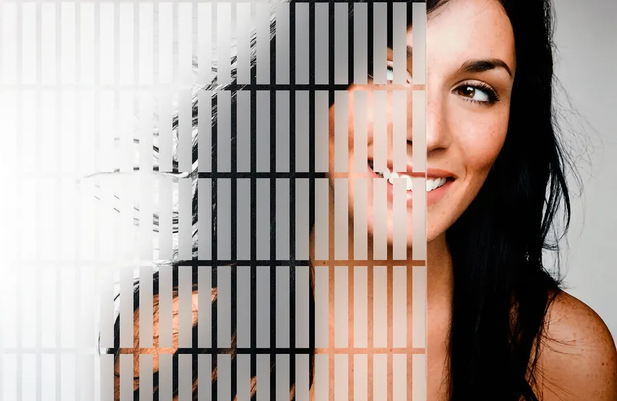 Frosted Short Stripe Miniblind - Vertical — Geometric decorative window film for Calgary glass
